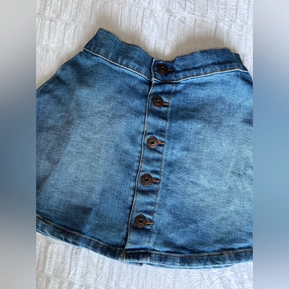 OshKosh B'gosh Girls Blue Denim Skirt Size 6/6X NWOT